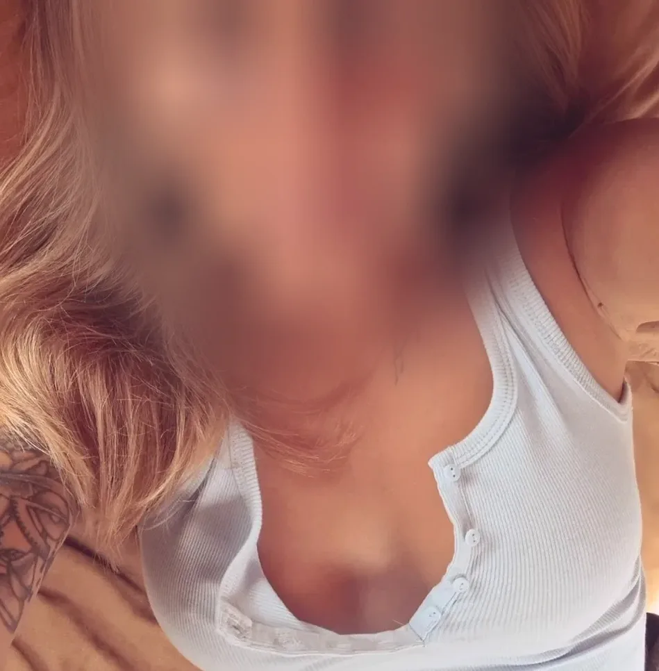 Bianca, 33