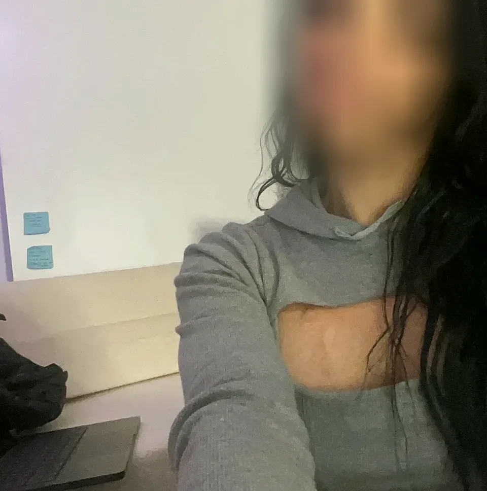 Laura, 20